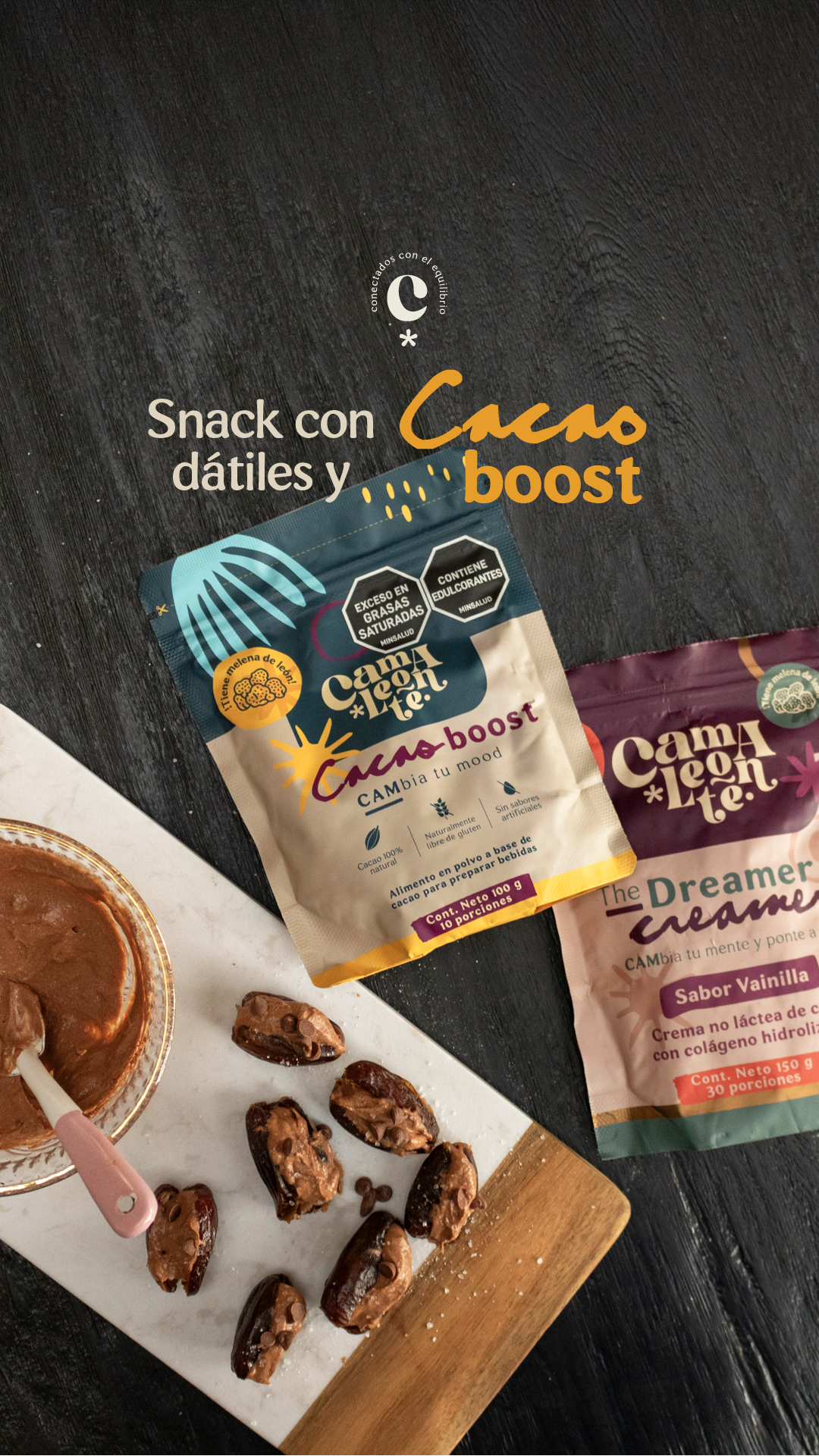 Dátiles rellenos con yogur griego, Cacao Boost, Dreamer Creamer y chips de chocolate